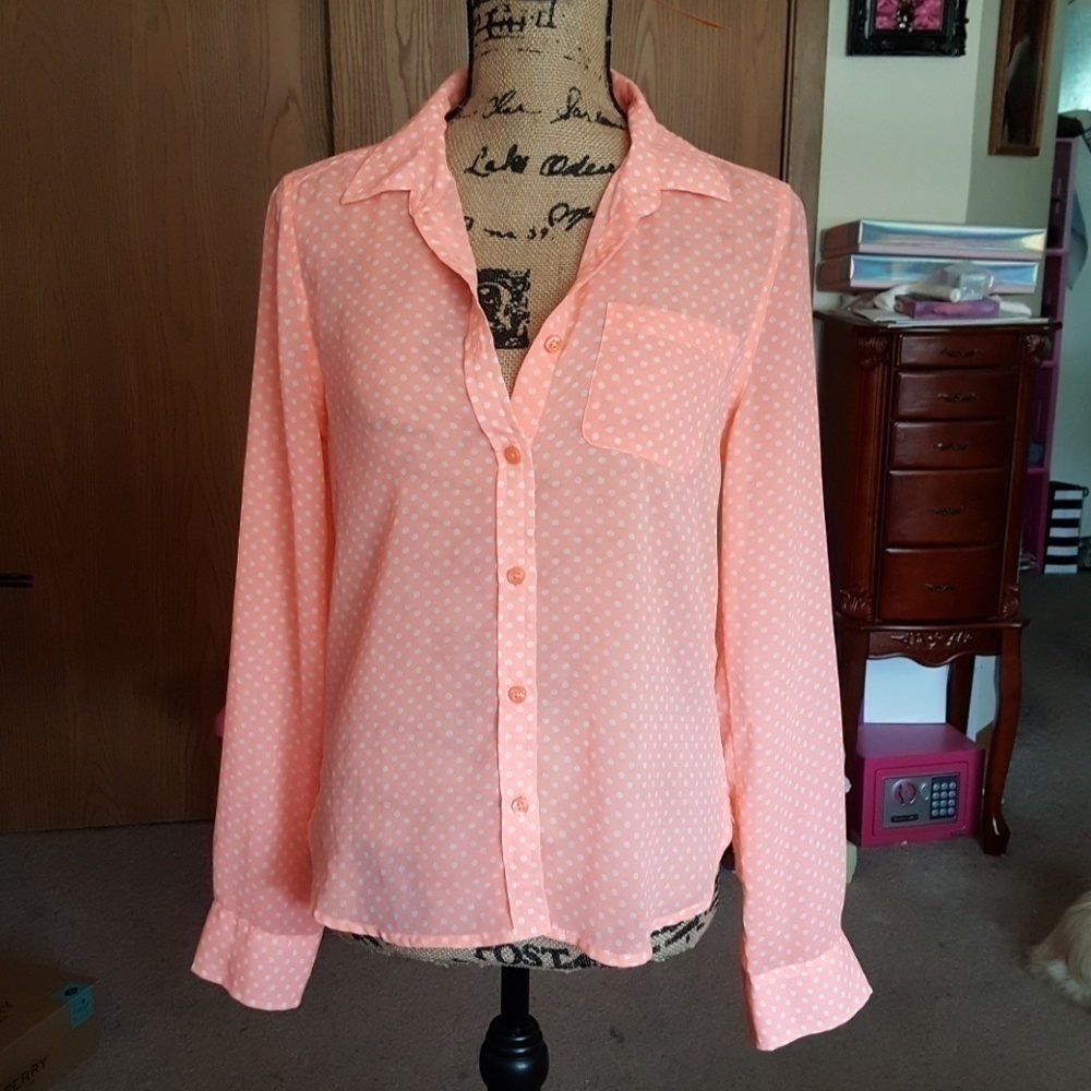 Small Peach American eagle button up sheer shirt.